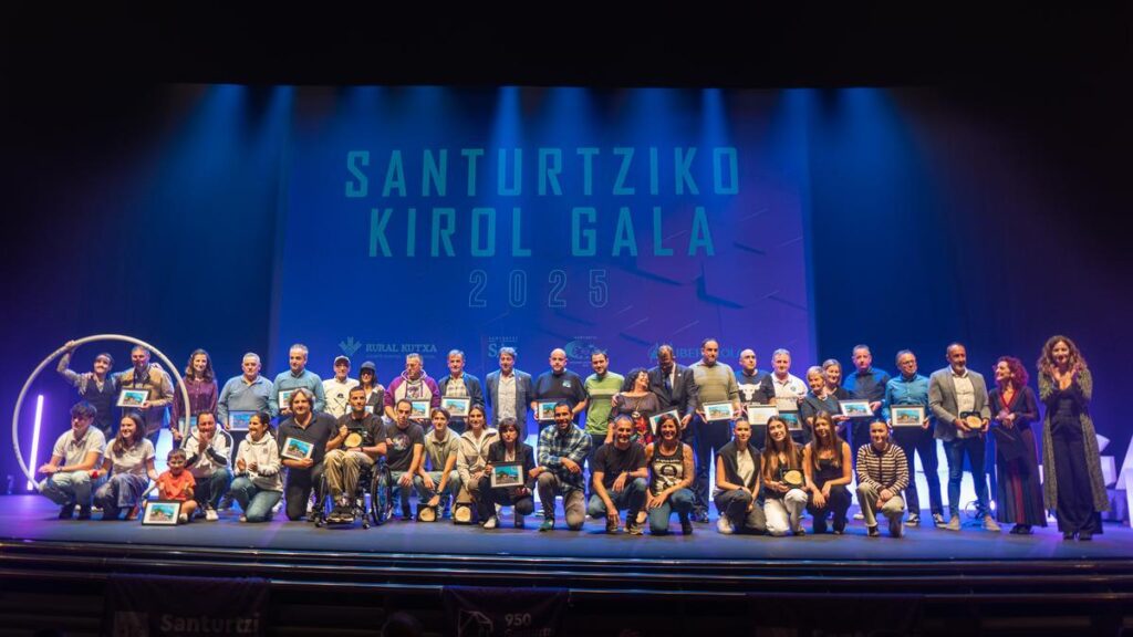 El Club de Tenis Santurtzi, reconocido como club más destacado en la VI Gala del Deporte 2